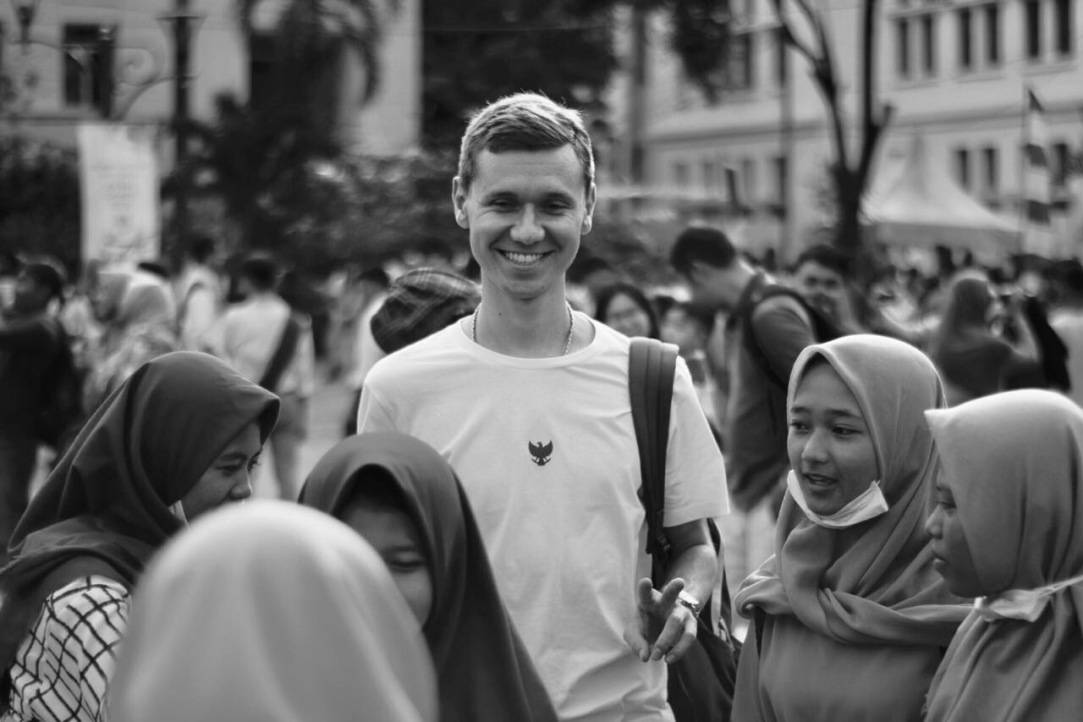 «Главный способ выжить в Индонезии — честно интегрироваться в культуру»